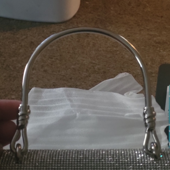 NWOT AKIRA EVENING BAG in silver - Picture 6 of 7